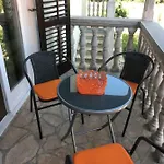 1 Apartamento *