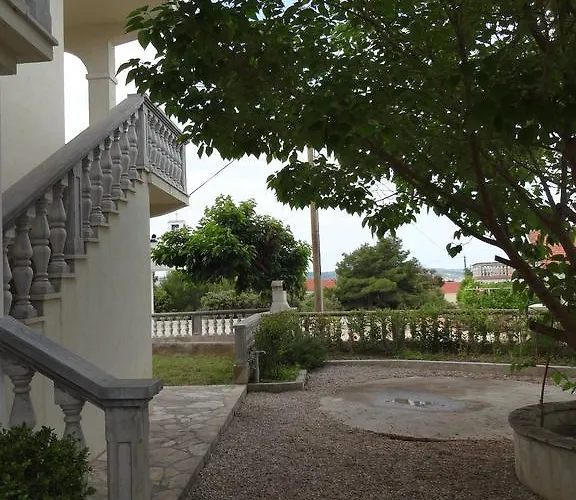 アパート 1 ビビニェ