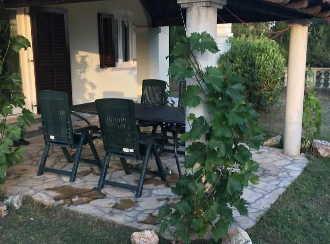 1 アパート ビビニェ