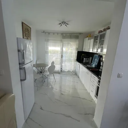 Holiday Home 1 Apartment Bibinje