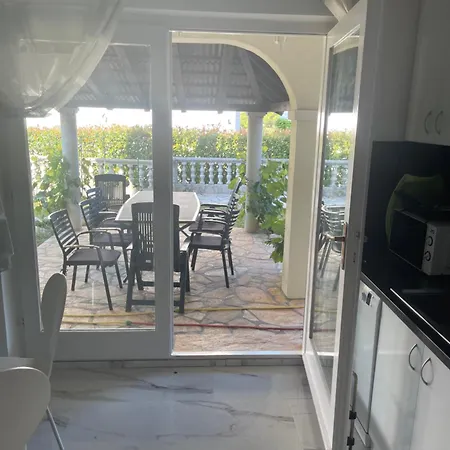 Apartment Holiday Home 1 Bibinje