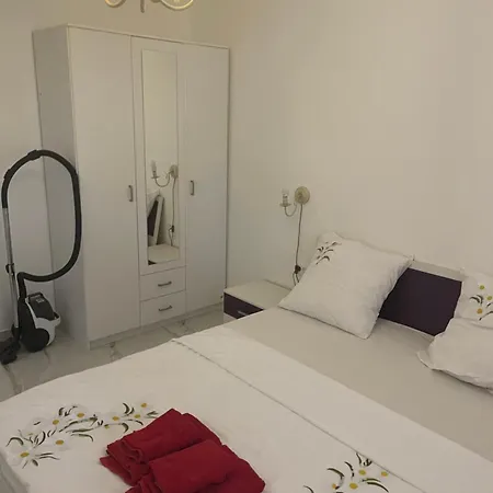 Apartman Holiday Home 1