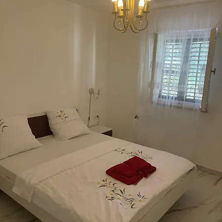 Holiday Home 1 *