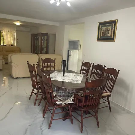 Apartman Holiday Home 1 Bibinje