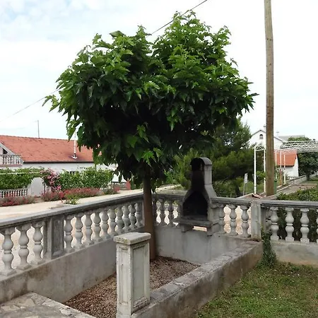 Apartment Holiday Home 1 *