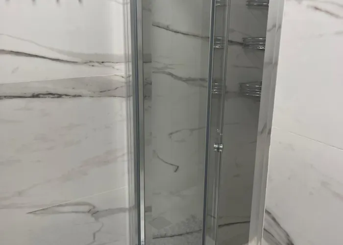 Apartman Holiday Home 1 *