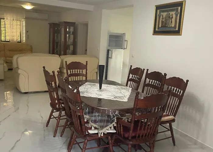Apartman Holiday Home 1 Bibinje