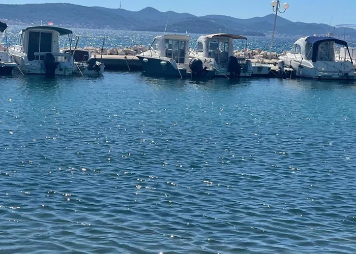 Apartman Holiday Home 1 Bibinje